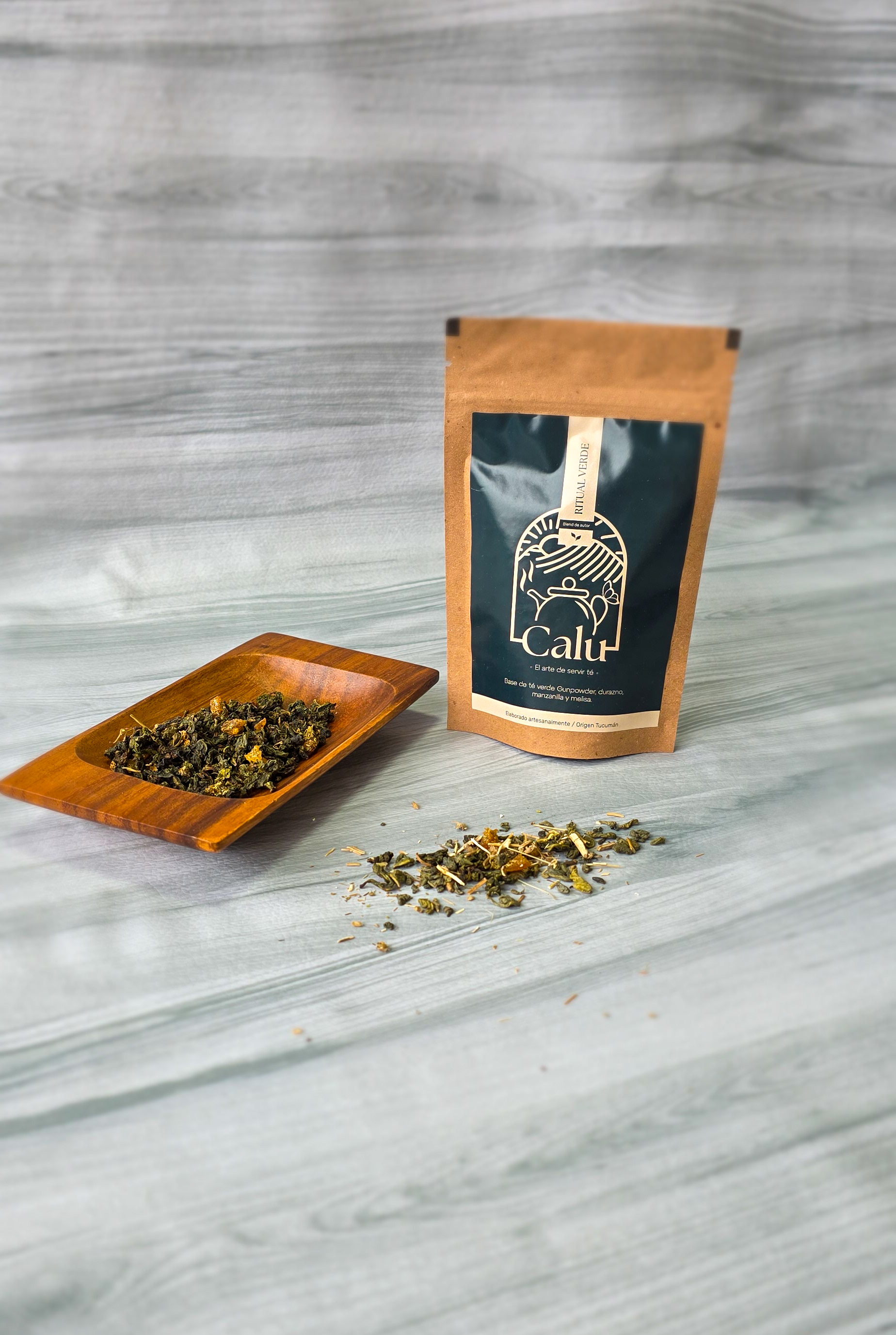Packaging Ritual Verde — Foto real